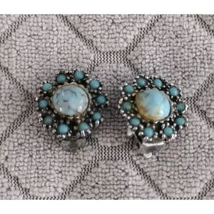 Pair Of Silver And Turquoise Colored Clip‎ On Earrings Unmarked And Unbranded